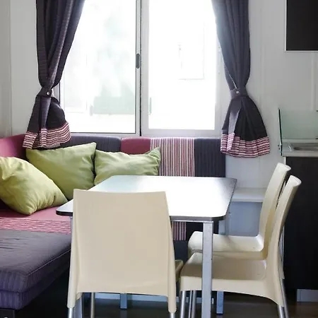 Village Tahiti * לידו דלה נציוני