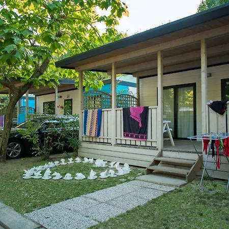 אתר קמפינג Village Tahiti