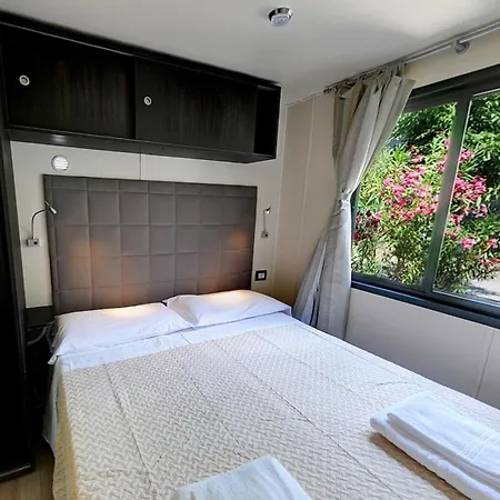 Village Tahiti * לידו דלה נציוני