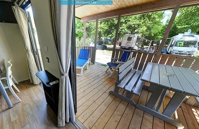 Village Tahiti Camping *