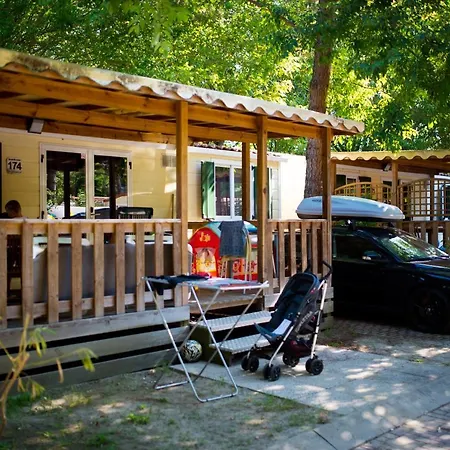 Campingplatz Village Tahiti *